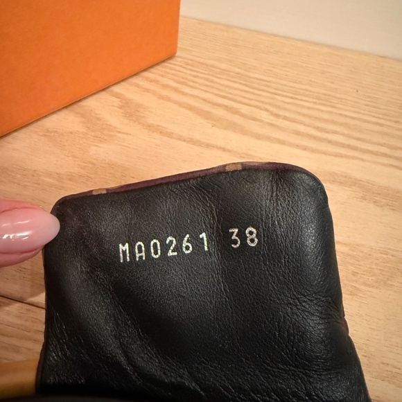 Louis Vuitton POOL PILLOW COMFORT MULE Size 38 - Picture 13 of 16